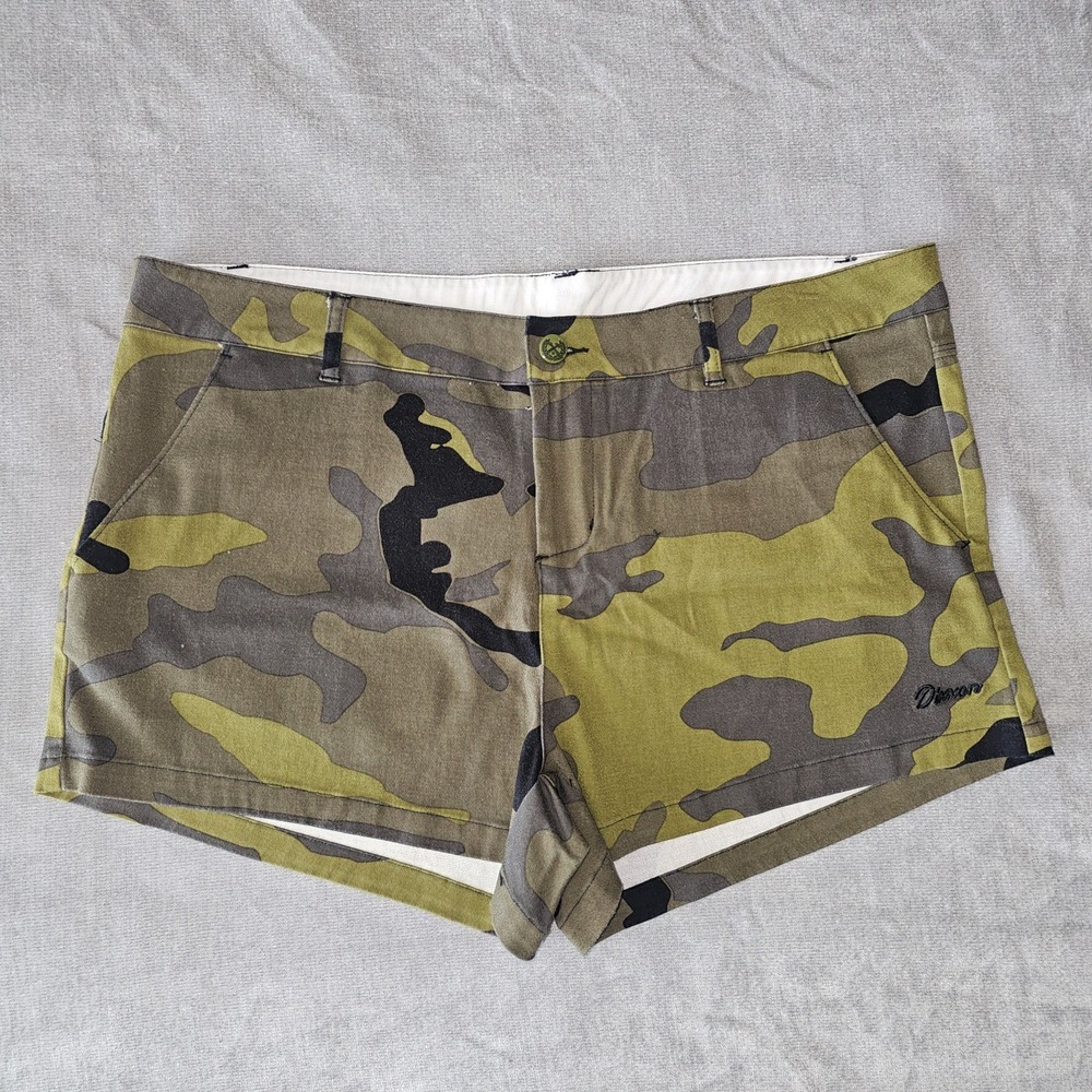 Dixxon Woman Camo Shorts Size 11 NWOT